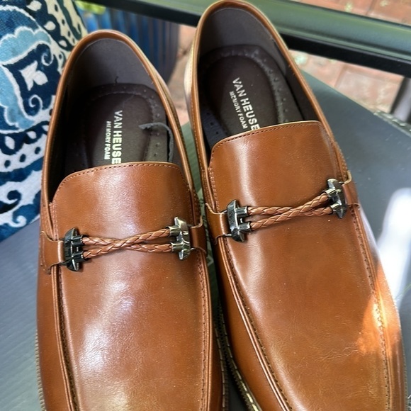 Men’s Van Heussen Gerry Cognac Dress shoe size 9.5 New - Picture 2 of 8